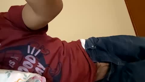 Snapshot of bighandsomesatisfy chatting on 02.08.25 bighandsomesatisfy online show from 02.08.25