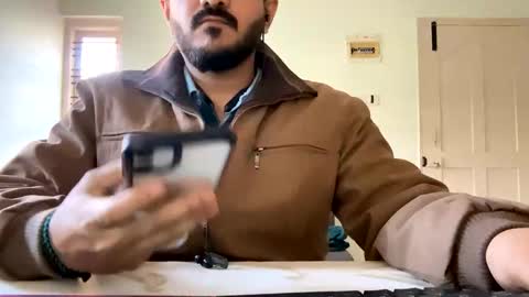 Snapshot of bighandsomesatisfy chatting on 02.11.25 bighandsomesatisfy online show from 02.11.25