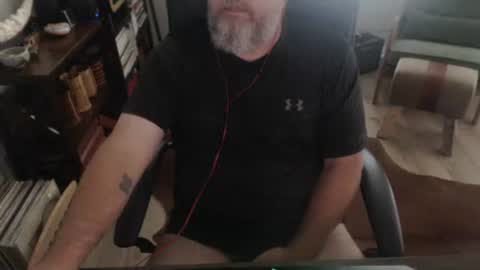 Snapshot of bighugmugg chatting on 06.10.26 bighugmugg online show from 06.10.26