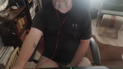 Snapshot of bighugmugg chatting on 06.23.26 bighugmugg online show from 06.23.26