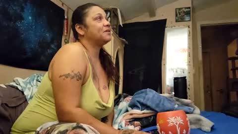 the Mini mami online show from 02.28.25