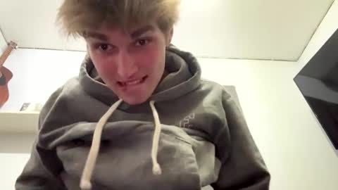 bigskinnyboyshh online show from 12.24.24