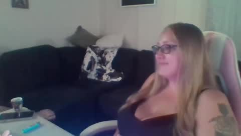 Mountain Mama online show from 10.03.25
