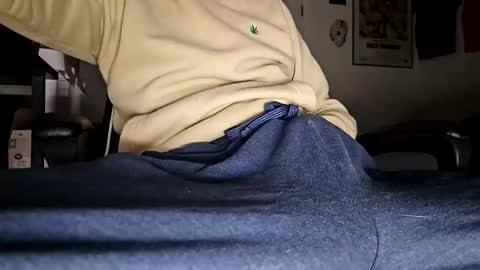 Snapshot of bigwhited2115 chatting on 11.21.25 Onlyfans redheadedwhitedick online show from 11.21.25