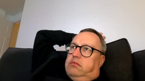 Snapshot of bihudddds chatting on 12.22.24 Just call me master online show from 12.22.24