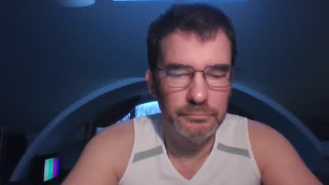 Snapshot of bikertom1988 chatting on 12.21.24 bikertom1988 online show from 12.21.24