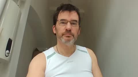 Snapshot of bikertom1988 chatting on 02.16.25 bikertom1988 online show from 02.16.25