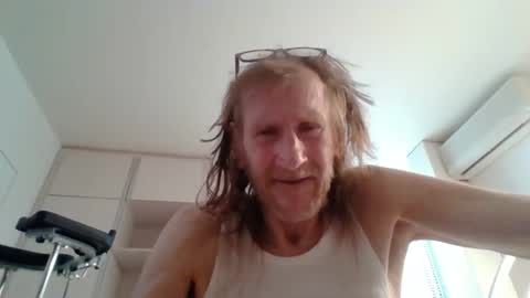 Snapshot of billenews chatting on 04.12.26 billenews online show from 04.12.26