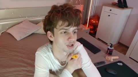 Snapshot of bimbo_boy_ chatting on 05.29.26 Bimbo boy online show from 05.29.26