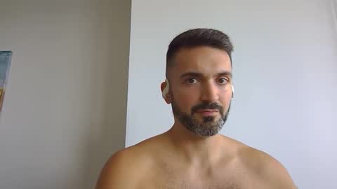 Snapshot of birthdaycake1 chatting on 10.02.25 RobSpots online show from 10.02.25