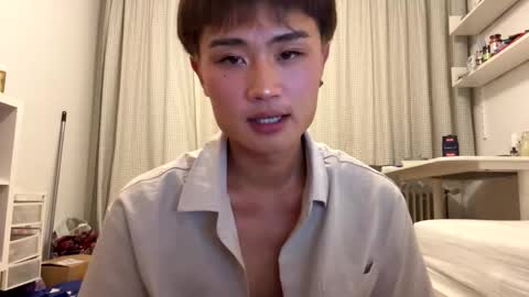 Snapshot of bitchie_bitch chatting on 05.22.26 Lou online show from 05.22.26