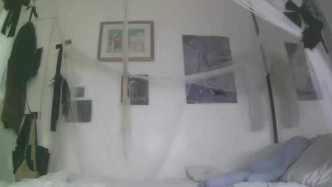 Snapshot of bl0odsyring3 chatting on 10.22.25 vampire fang online show from 10.22.25