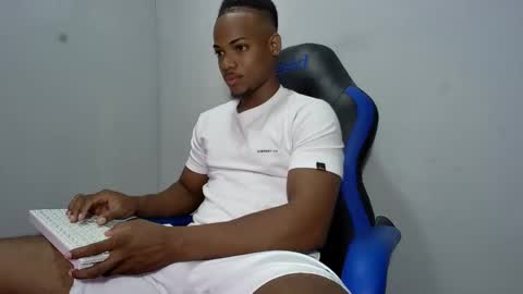 Snapshot of black_dicck chatting on 06.03.26 tu morenito online show from 06.03.26