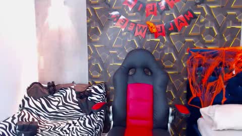 Snapshot of black_king_241 chatting on 10.31.25 black_king_241 online show from 10.31.25