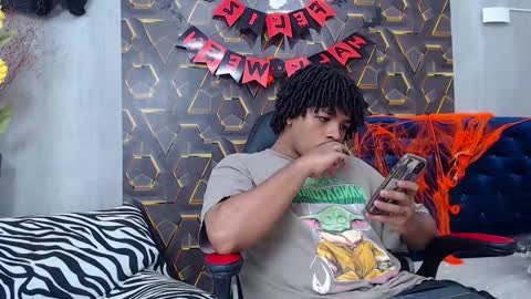 Snapshot of black_king_241 chatting on 11.05.25 black_king_241 online show from 11.05.25