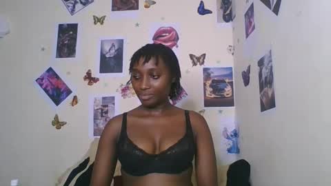 Snapshot of black_rosey chatting on 01.18.26 veraa online show from 01.18.26