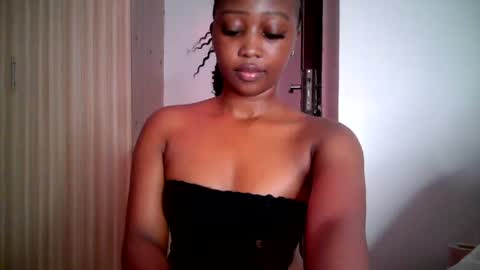 Snapshot of black_rosey chatting on 06.16.26 veraa online show from 06.16.26