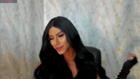 Snapshot of blackbeauty_ts chatting on 01.19.25 Nina online show from 01.19.25