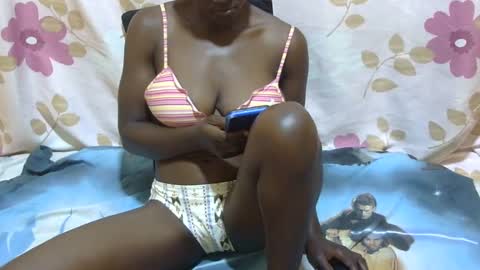 Snapshot of blackbigboobs chatting on 01.12.25 jane online show from 01.12.25