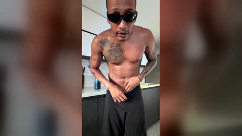 Snapshot of blackboy2874 chatting on 05.03.26 DWAYNE BELL online show from 05.03.26