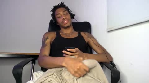 Snapshot of blackbulltitus chatting on 05.19.26 BlackBullTitus online show from 05.19.26