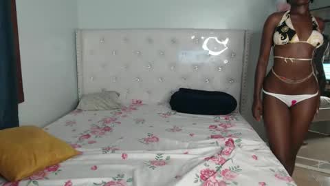 Snapshot of blackmelaninqueen chatting on 10.10.25 Cleo online show from 10.10.25