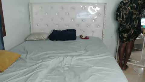 Snapshot of blackmelaninqueen chatting on 10.13.25 Cleo online show from 10.13.25