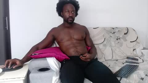 Snapshot of blacknikes chatting on 02.24.26 Twtter 1MikeBeckford Onlyfns beckfordmike online show from 02.24.26