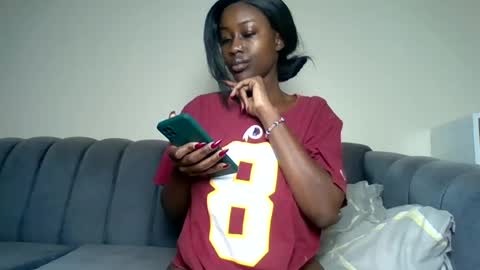 Snapshot of blackprincess25 chatting on 07.19.26 Lorraine online show from 07.19.26