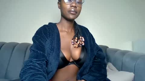 Snapshot of blackprincess25 chatting on 07.27.26 Lorraine online show from 07.27.26