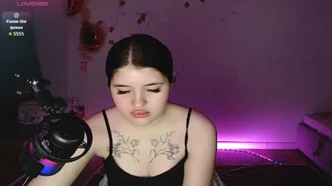 Snapshot of blackroseonee chatting on 05.23.26 blackroseonee online show from 05.23.26