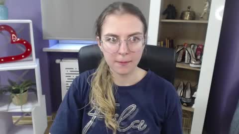 Z O E Y online show from 12.20.24