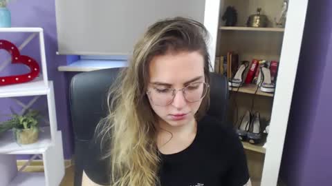 Z O E Y online show from 01.11.25