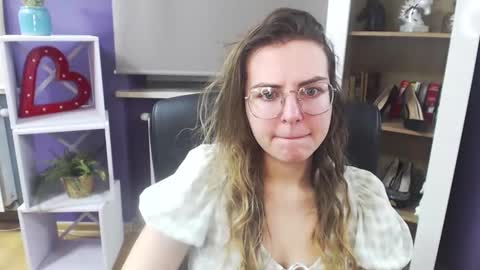 Z O E Y online show from 02.06.25