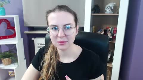 Z O E Y online show from 02.26.25