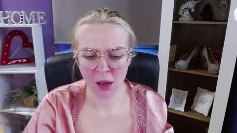 Z O E Y online show from 02.03.26