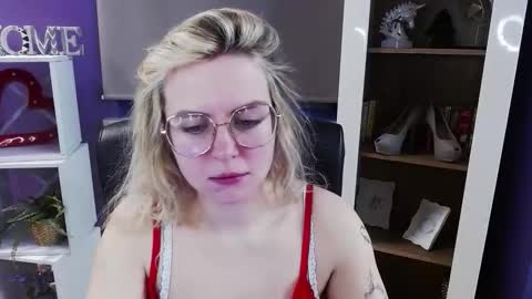 Z O E Y online show from 03.02.26