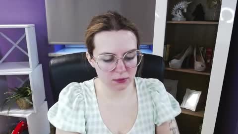 Z O E Y online show from 04.13.26