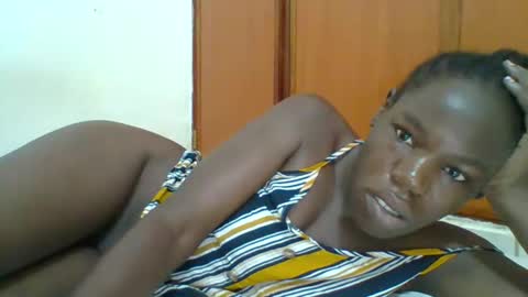 Snapshot of blacksexygal chatting on 03.19.26 SARAH online show from 03.19.26