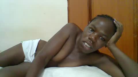 Snapshot of blacksexygal chatting on 03.24.26 SARAH online show from 03.24.26