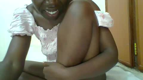 Snapshot of blacksexygal chatting on 03.27.26 SARAH online show from 03.27.26