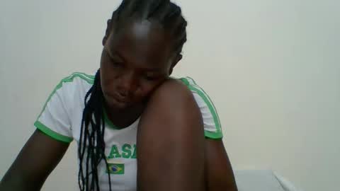 Snapshot of blacksexygal chatting on 04.06.26 SARAH online show from 04.06.26