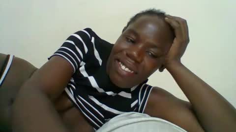 Snapshot of blacksexygal chatting on 04.10.26 SARAH online show from 04.10.26