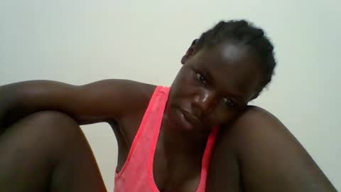 Snapshot of blacksexygal chatting on 04.12.26 SARAH online show from 04.12.26
