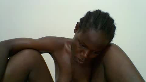Snapshot of blacksexygal chatting on 04.13.26 SARAH online show from 04.13.26