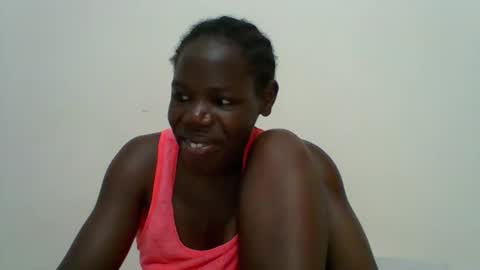 Snapshot of blacksexygal chatting on 04.15.26 SARAH online show from 04.15.26