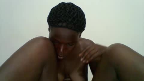 Snapshot of blacksexygal chatting on 04.17.26 SARAH online show from 04.17.26