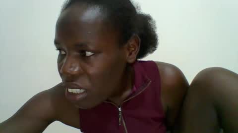 Snapshot of blacksexygal chatting on 04.18.26 SARAH online show from 04.18.26
