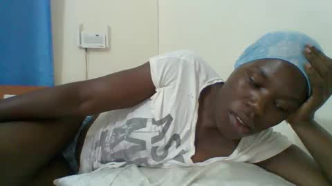 Snapshot of blacksexygal chatting on 04.24.26 SARAH online show from 04.24.26