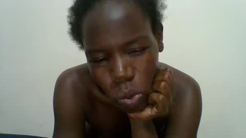 Snapshot of blacksexygal chatting on 04.27.26 SARAH online show from 04.27.26
